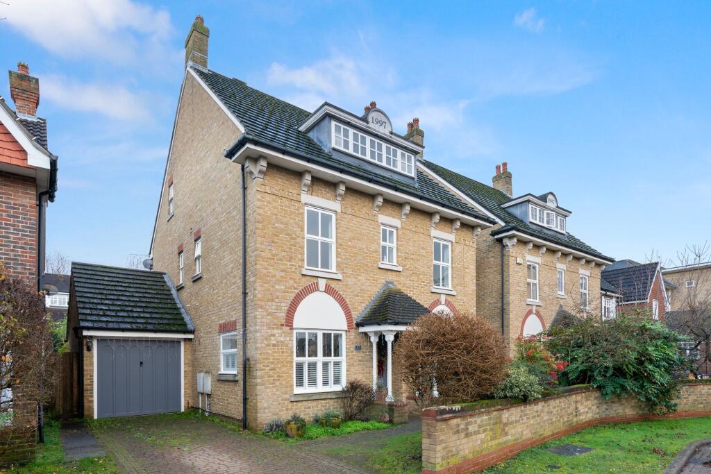 5 bed Detached for rent in Thames Ditton. From Grosvenor Billinghurst - Cobham
