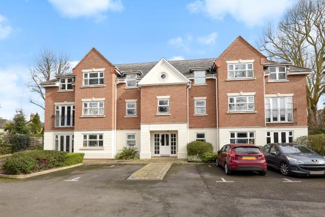2 bed 1st Floor Flat for rent in Walton-on-Thames. From Chancellors - Sunbury