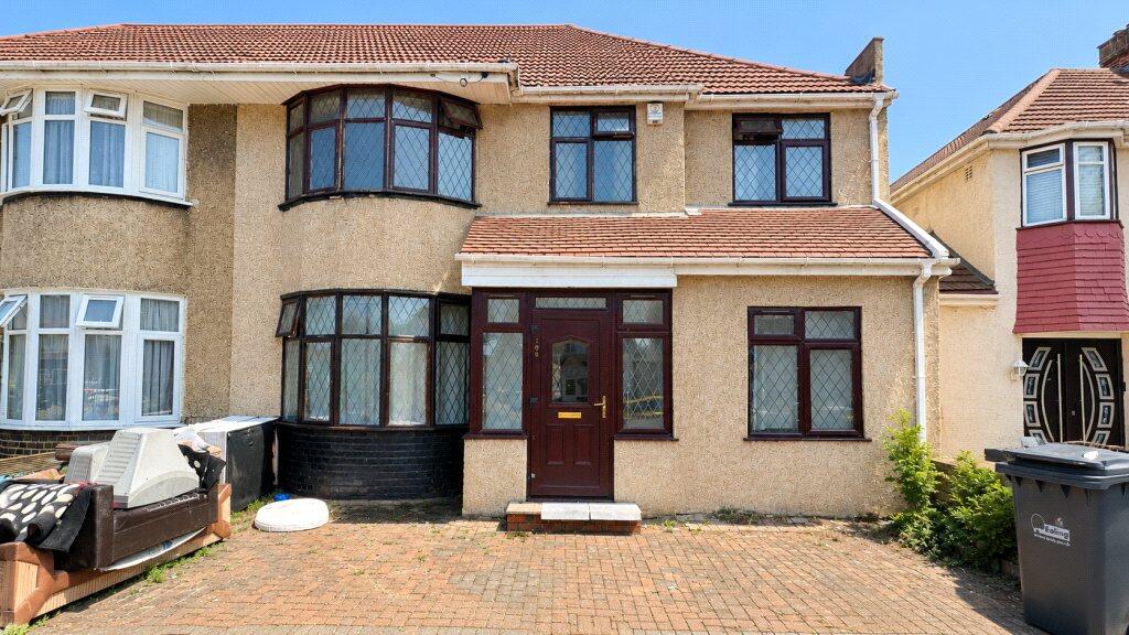 6 bed Mid Terraced House for rent in Southall. From Chancellors - Sunbury 6 bed Mid Terraced House for rent in Southall. From Chancellors - Sunbury