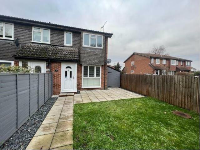 1 bed Semi Detached for rent in Ashford. From Chancellors - Sunbury 1 bed Semi Detached for rent in Ashford. From Chancellors - Sunbury