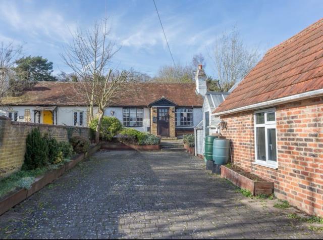 4 bed Bungalow for rent in Bagshot. From Chancellors - Camberley Lettings 4 bed Bungalow for rent in Bagshot. From Chancellors - Camberley Lettings