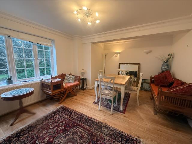 2 bed 1st Floor Flat for rent in Lightwater. From Chancellors - Camberley Lettings 2 bed 1st Floor Flat for rent in Lightwater. From Chancellors - Camberley Lettings