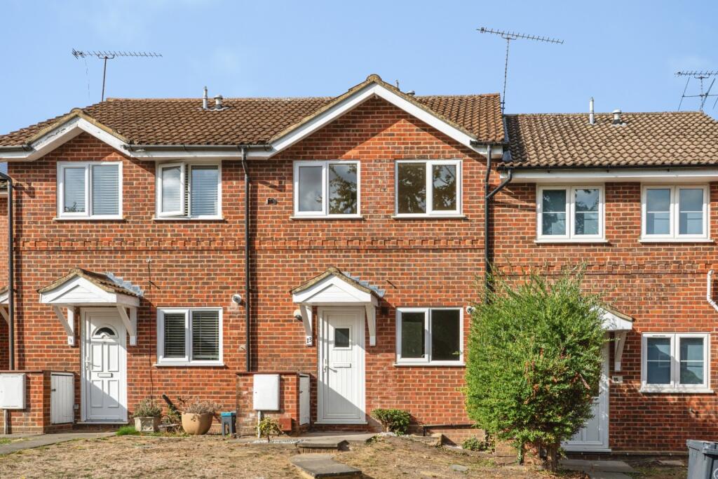 2 bed Mid Terraced House for rent in Lightwater. From Chancellors - Camberley Lettings