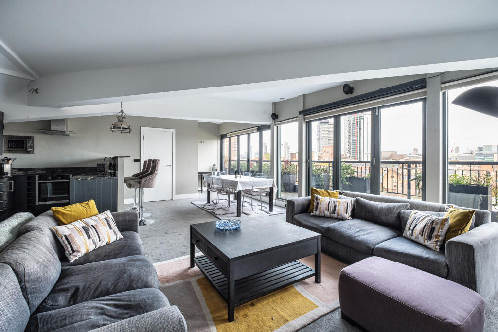 2 bed Penthouse for rent in Bermondsey. From Urban Spaces