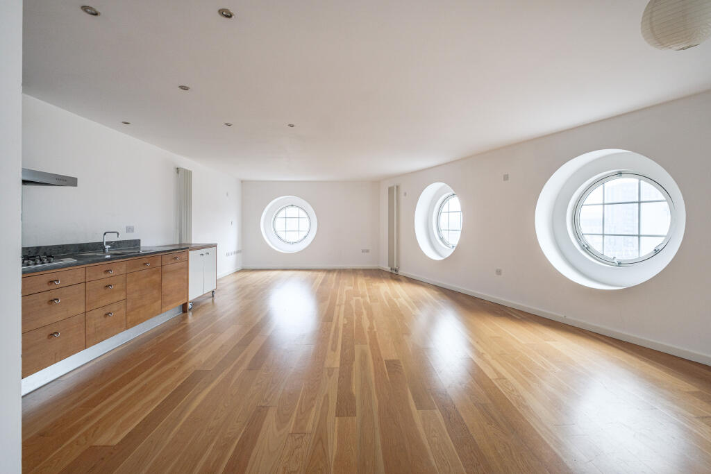 2 bed 1st Floor Flat for rent in Greenwich. From Urban Spaces