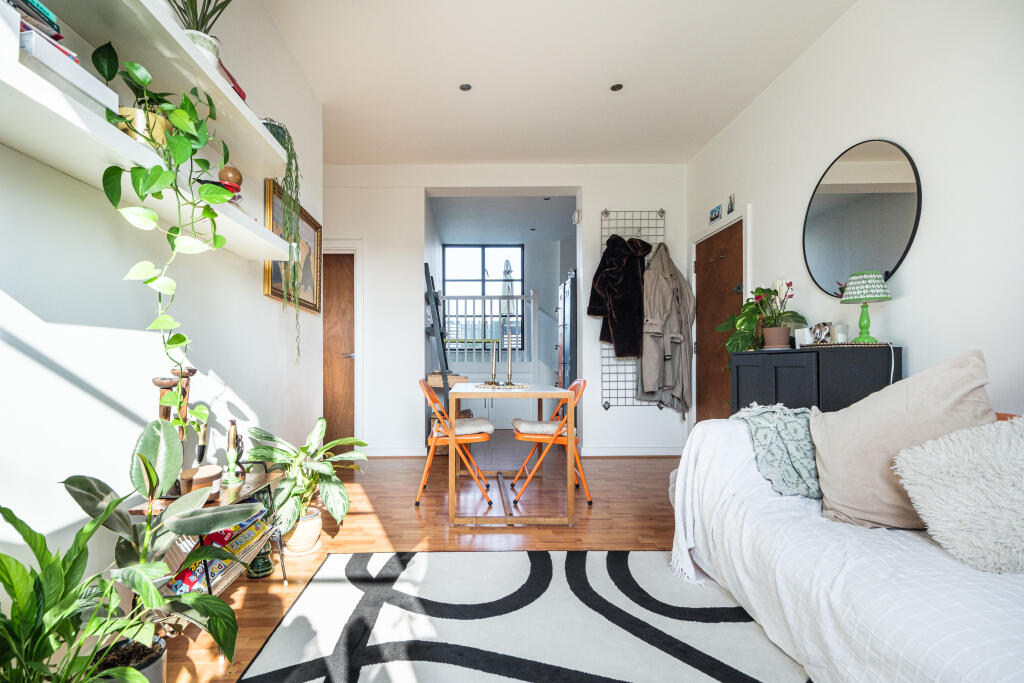 2 bed 1st Floor Flat for rent in Camberwell. From Urban Spaces 2 bed 1st Floor Flat for rent in Camberwell. From Urban Spaces