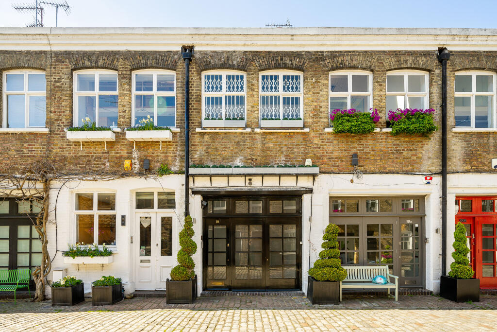2 bed Mews for rent in Paddington. From Urban Spaces