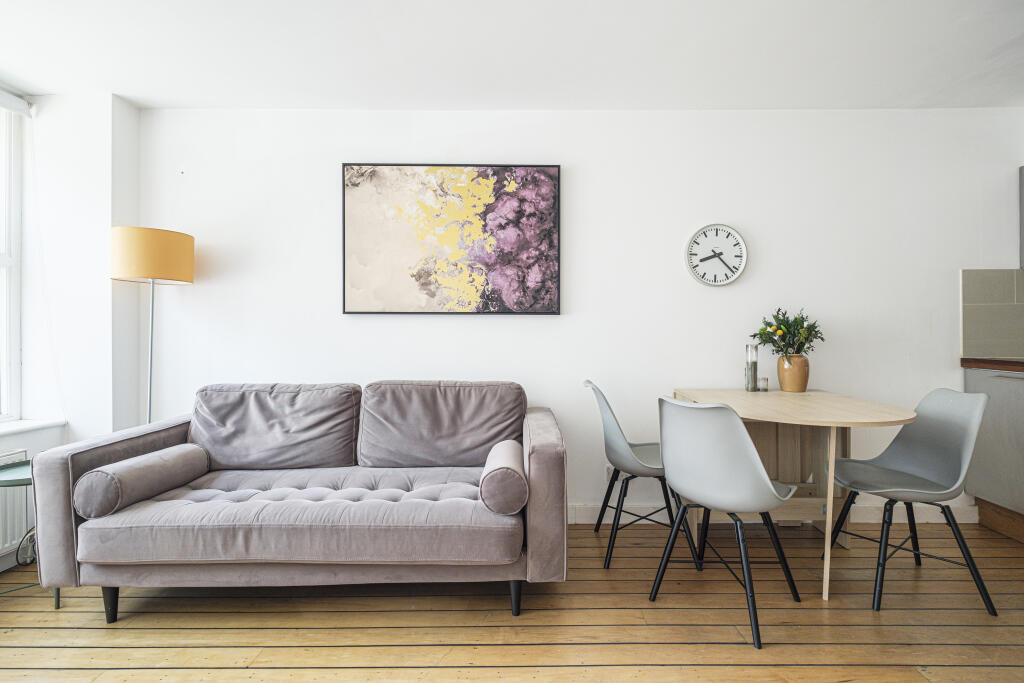 2 bed Mid Terraced House for rent in Hackney. From Urban Spaces