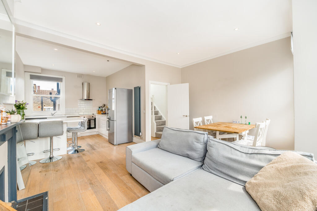 3 bed Apartment for rent in Fulham. From Urban Spaces
