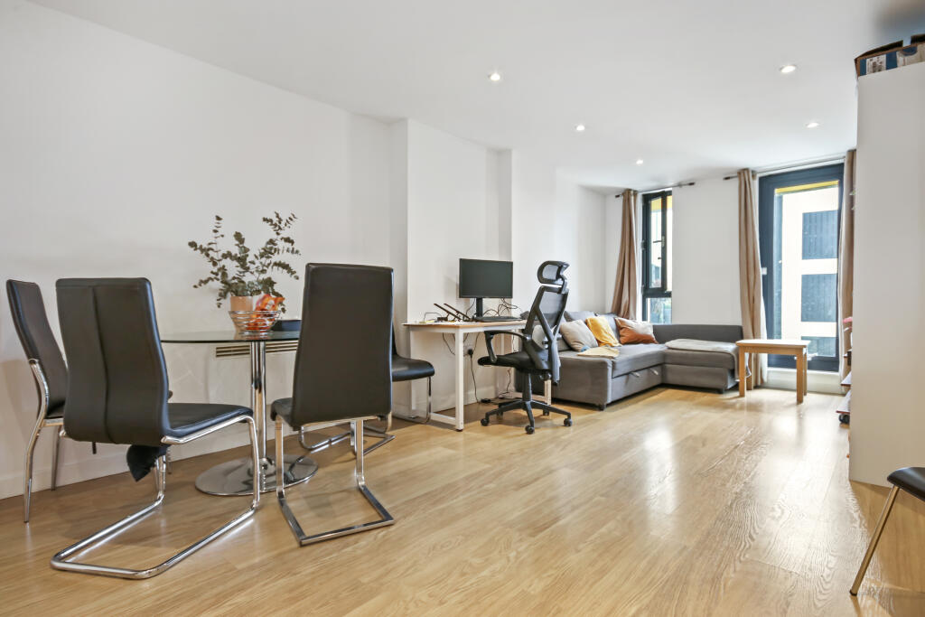2 bed Apartment for rent in Bermondsey. From Urban Spaces 2 bed Apartment for rent in Bermondsey. From Urban Spaces