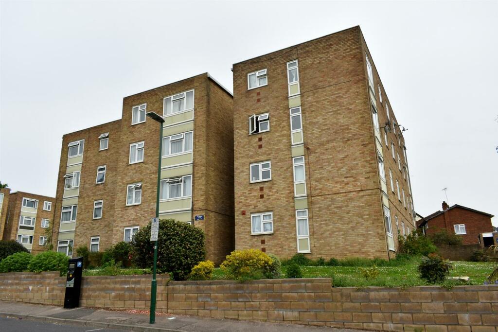 2 bed Apartment for rent in Carshalton. From Time2Move Tooting
