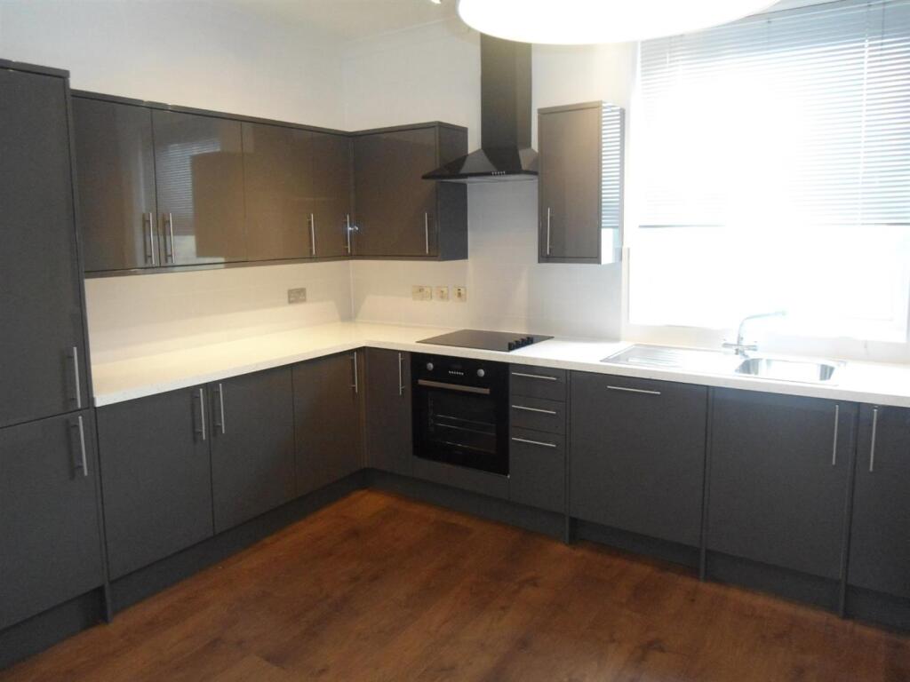 3 bed Annexe for rent in Merton. From Time2Move - Tooting