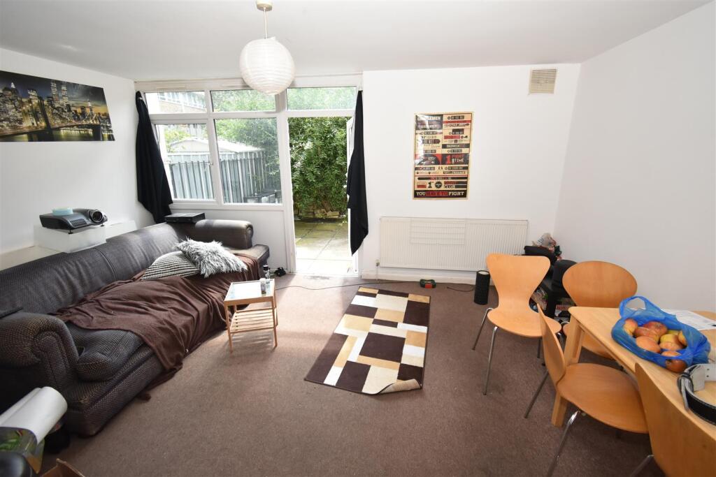 5 bed Annexe for rent in Battersea. From Time2Move - Tooting