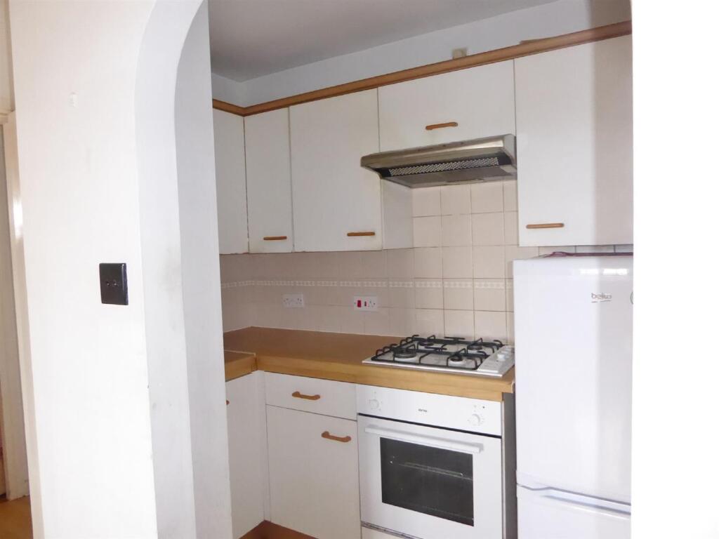 2 bed Apartment for rent in Mitcham. From Time2Move - Tooting