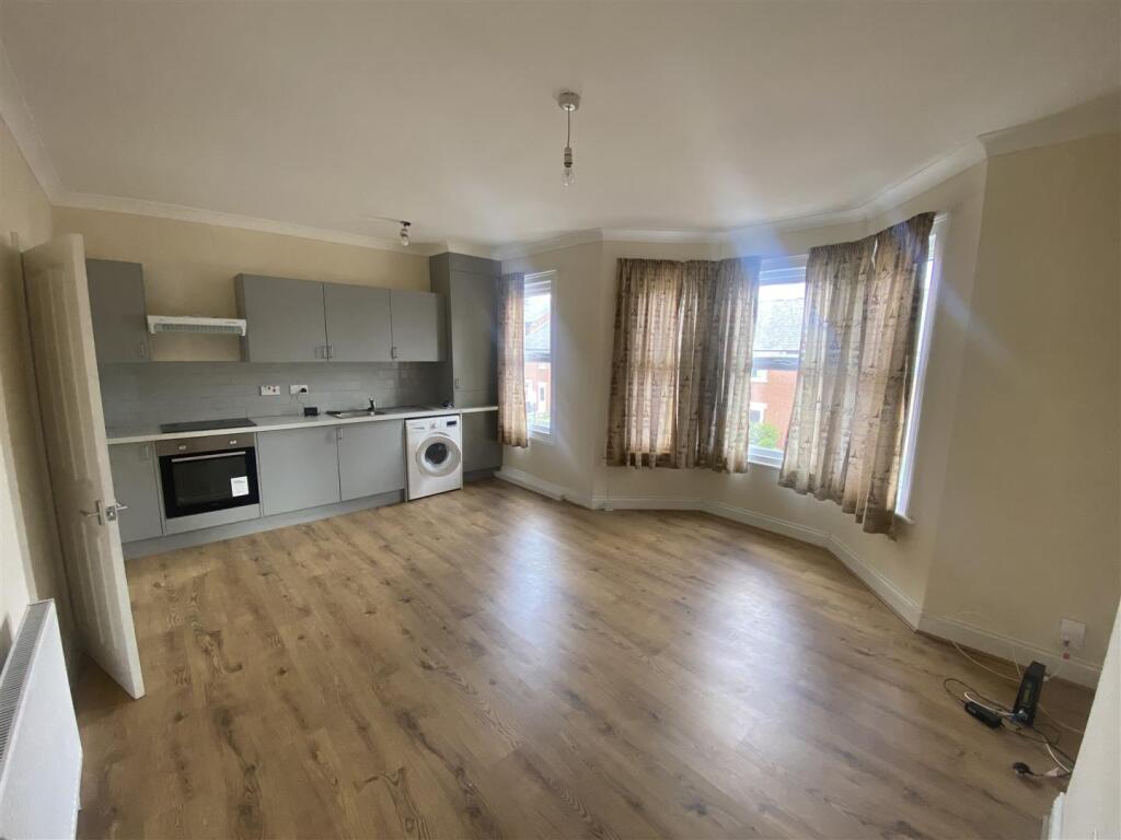 2 bed Apartment for rent in Croydon. From Time2Move - Tooting
