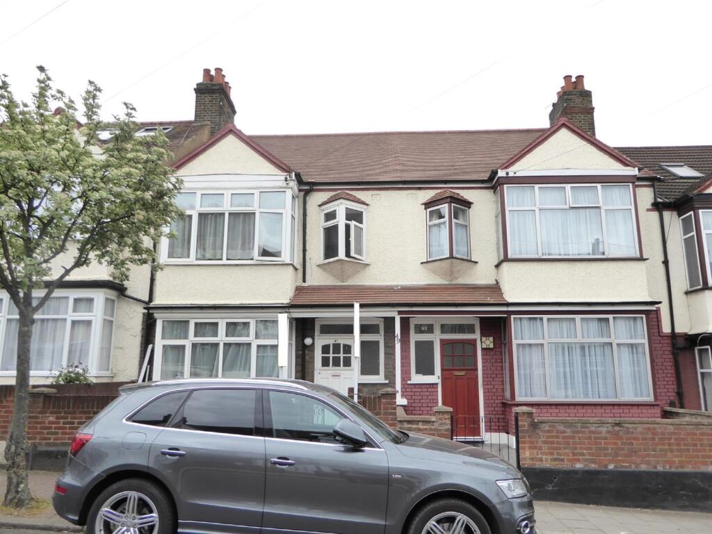 4 bed Mid Terraced House for rent in Streatham. From Time2Move - Tooting 4 bed Mid Terraced House for rent in Streatham. From Time2Move - Tooting