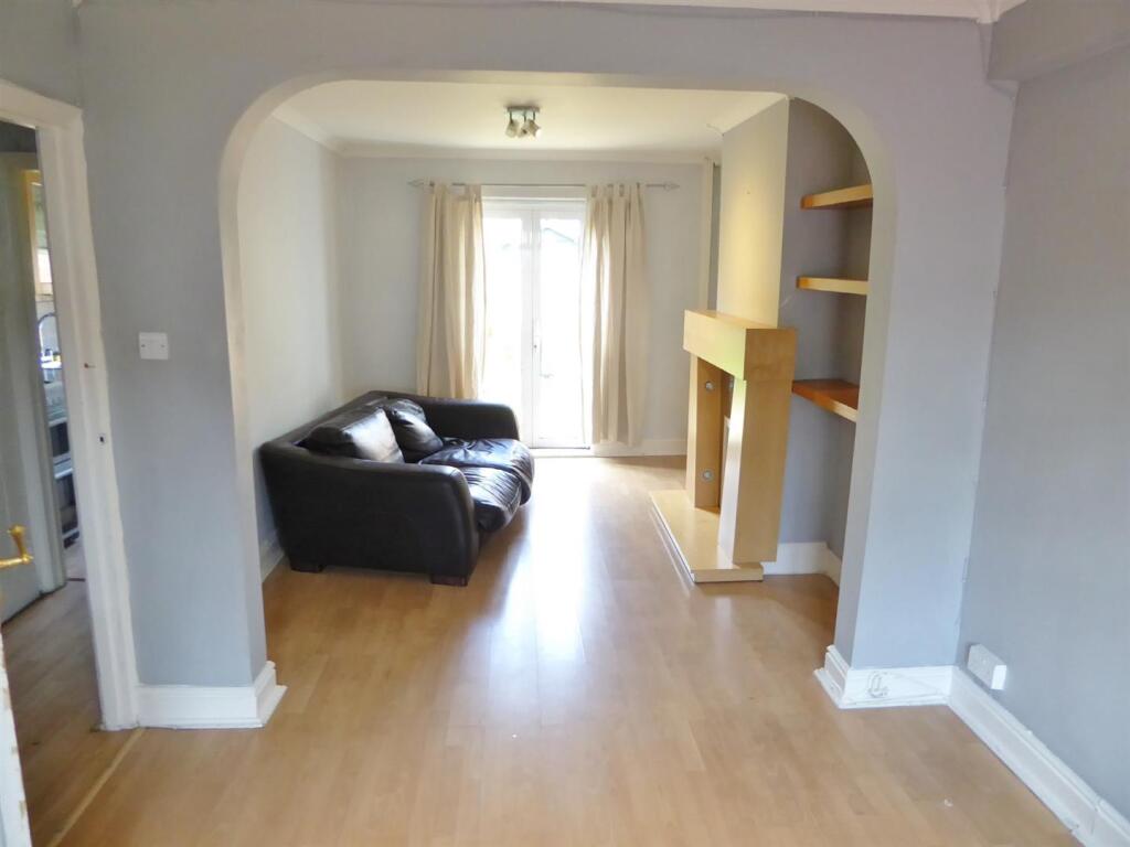 3 bed Mid Terraced House for rent in Mitcham. From Time2Move - Tooting