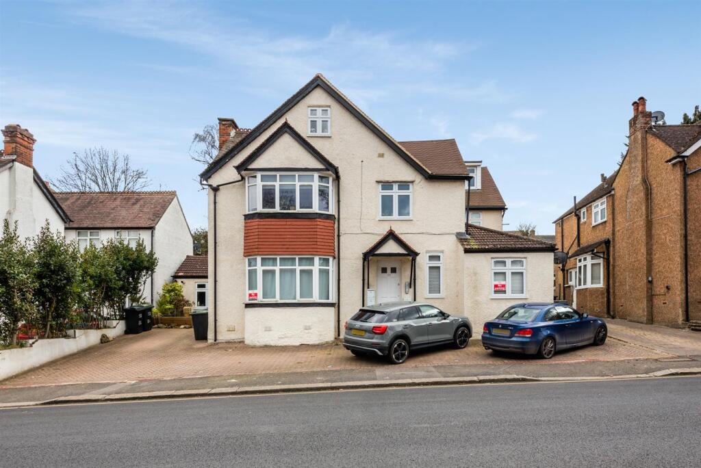 2 bed Apartment for rent in Coulsdon. From Time2Move - Tooting 2 bed Apartment for rent in Coulsdon. From Time2Move - Tooting