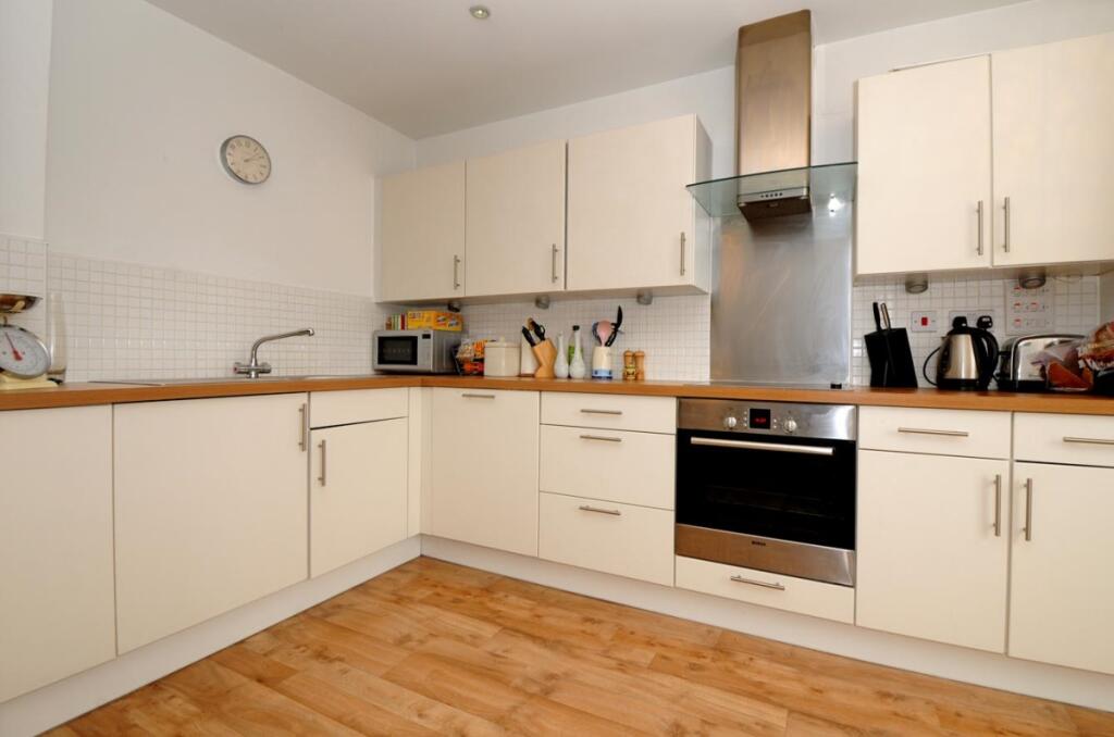 1 bed Flat for rent in Camberwell. From Kinleigh Folkard and Hayward East Dulwich - Sales and Lettings
