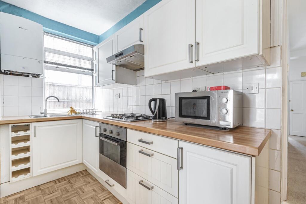 2 bed Flat for rent in Streatham. From Kinleigh Folkard and Hayward East Dulwich - Sales and Lettings