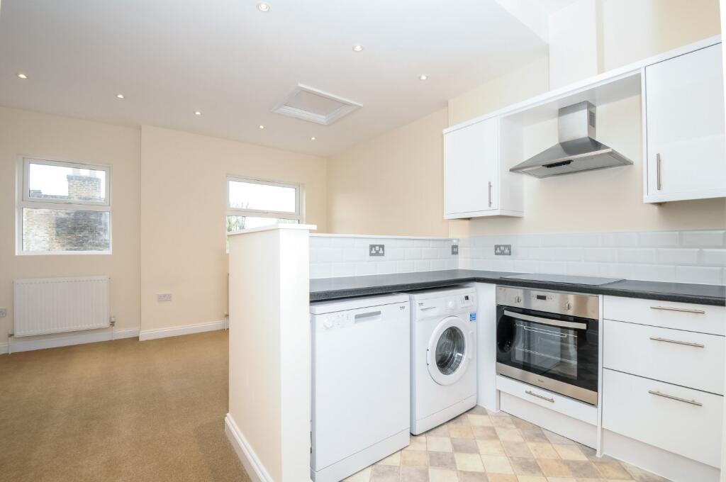 3 bed Annexe for rent in London. From Kinleigh Folkard & Hayward - Sales - East Dulwich 3 bed Annexe for rent in London. From Kinleigh Folkard & Hayward - Sales - East Dulwich