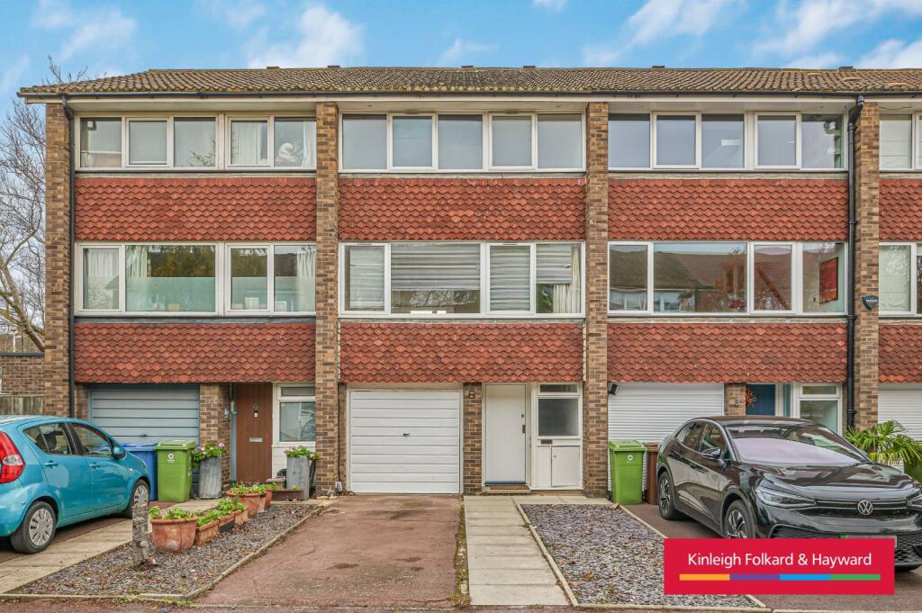 4 bed Mid Terraced House for rent in London. From Kinleigh Folkard & Hayward - Sales - East Dulwich