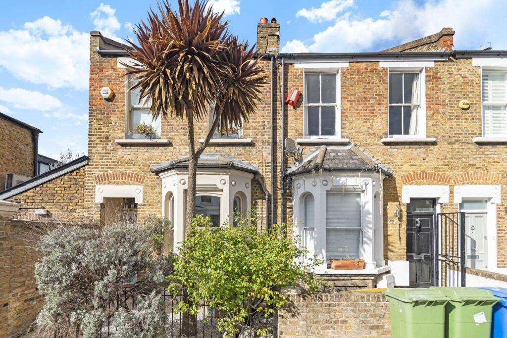 4 bed Detached for rent in London. From Kinleigh Folkard & Hayward - Sales - East Dulwich