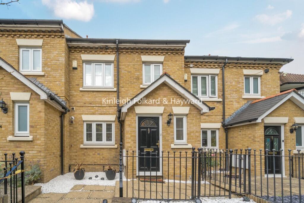 3 bed Mid Terraced House for rent in Penge. From Kinleigh Folkard & Hayward - Sales - East Dulwich