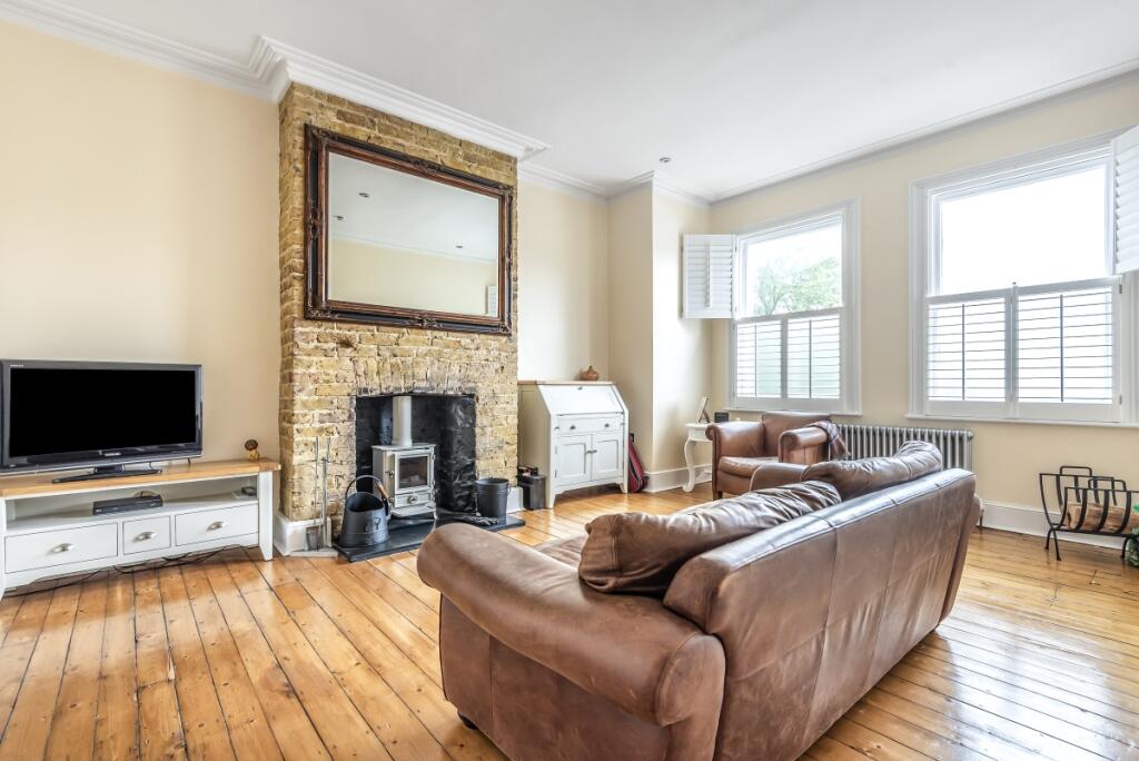 3 bed 1st Floor Flat for rent in London. From Kinleigh Folkard & Hayward - Sales - East Dulwich 3 bed 1st Floor Flat for rent in London. From Kinleigh Folkard & Hayward - Sales - East Dulwich