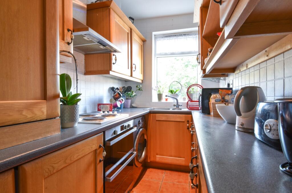 2 bed 1st Floor Flat for rent in Camberwell. From Kinleigh Folkard & Hayward - Sales - East Dulwich