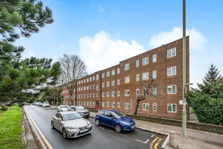2 bed Apartment for rent in Hendon. From Kinleigh Folkard and Hayward Finchley - Sales and Lettings