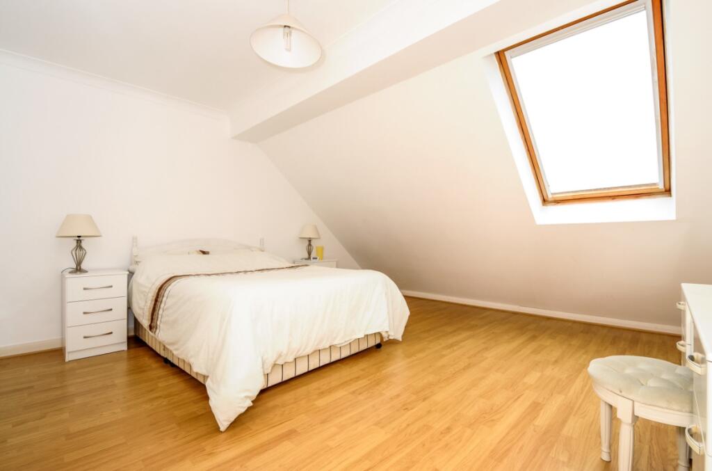 2 bed Flat for rent in Finchley. From Kinleigh Folkard and Hayward Finchley - Sales and Lettings