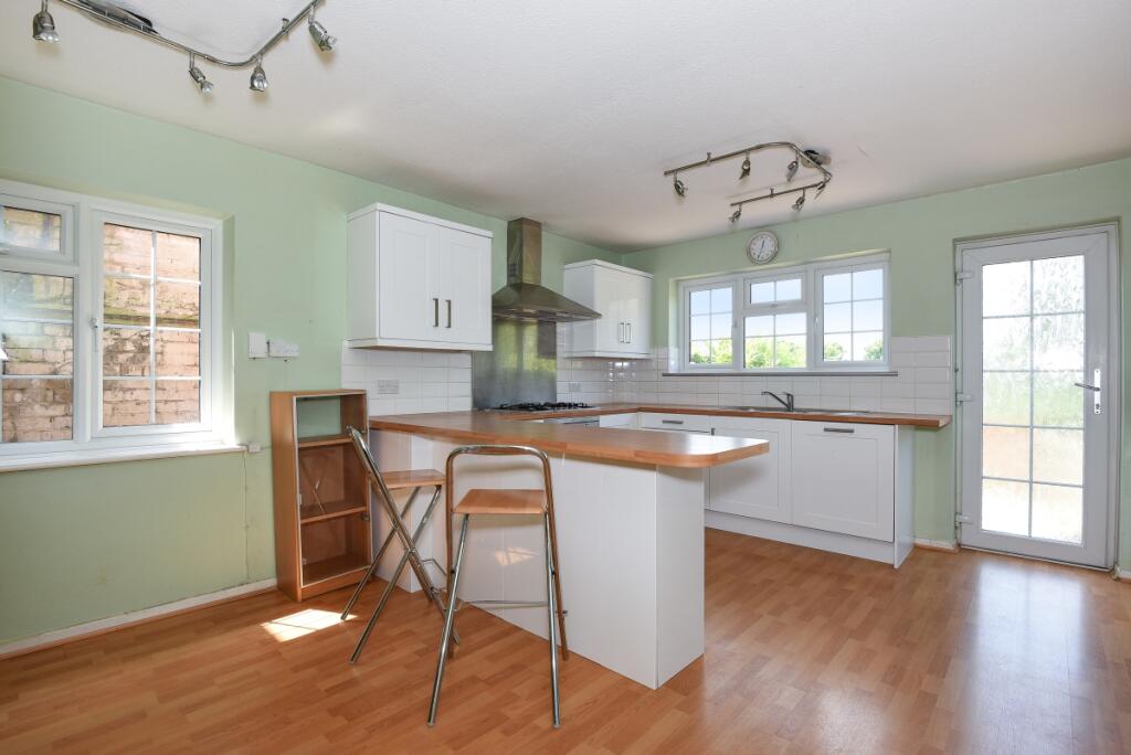 5 bed Detached House for rent in Friern Barnet. From Kinleigh Folkard and Hayward Finchley - Sales and Lettings