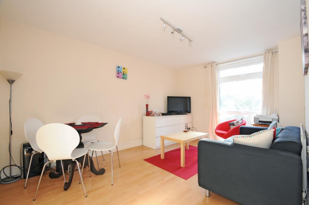 4 bed Flat for rent in Finchley. From Kinleigh Folkard and Hayward Finchley - Sales and Lettings