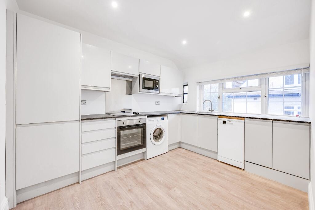 2 bed 1st Floor Flat for rent in London. From Kinleigh Folkard & Hayward - Sales - Finchley