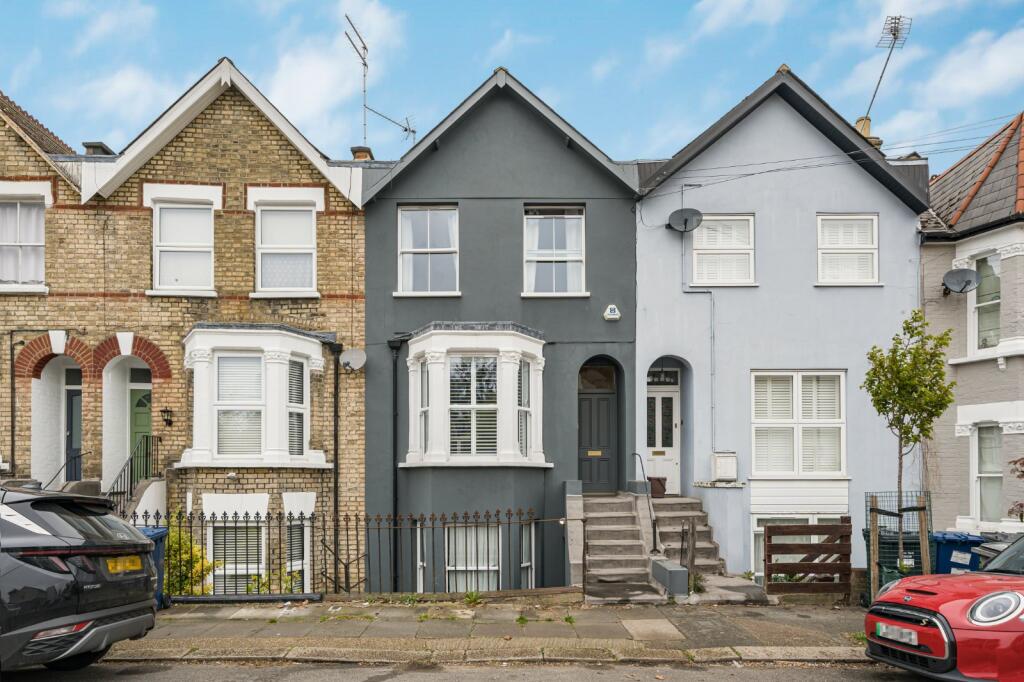4 bed Mid Terraced House for rent in London. From Kinleigh Folkard & Hayward - Sales - Finchley 4 bed Mid Terraced House for rent in London. From Kinleigh Folkard & Hayward - Sales - Finchley