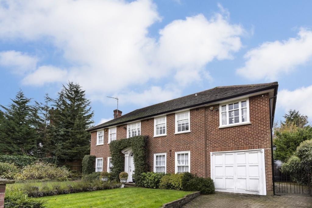 4 bed Detached for rent in London. From Kinleigh Folkard & Hayward - Sales - Finchley