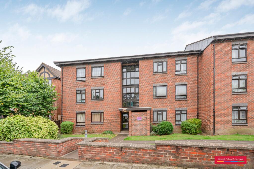 3 bed 1st Floor Flat for rent in London. From Kinleigh Folkard & Hayward - Sales - Finchley