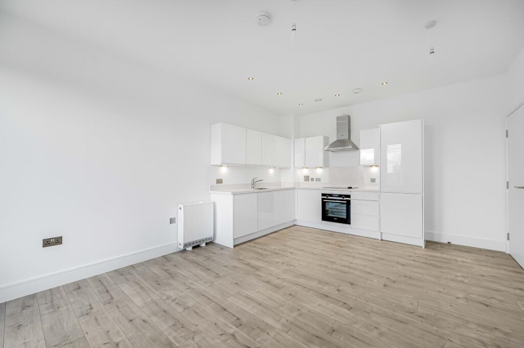 2 bed 1st Floor Flat for rent in Edmonton. From Kinleigh Folkard & Hayward - Sales - Finchley