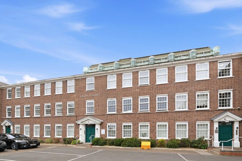 2 bed 1st Floor Flat for rent in Crews Hill. From Kinleigh Folkard & Hayward - Sales - Finchley 2 bed 1st Floor Flat for rent in Crews Hill. From Kinleigh Folkard & Hayward - Sales - Finchley