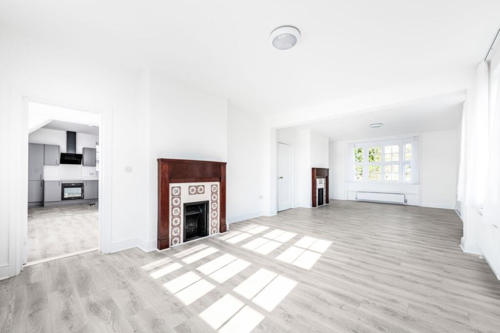 3 bed Detached for rent in Frogmore. From Kinleigh Folkard & Hayward - Sales - Finchley 3 bed Detached for rent in Frogmore. From Kinleigh Folkard & Hayward - Sales - Finchley