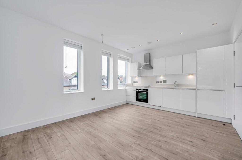 1 bed 1st Floor Flat for rent in Edmonton. From Kinleigh Folkard & Hayward - Sales - Finchley 1 bed 1st Floor Flat for rent in Edmonton. From Kinleigh Folkard & Hayward - Sales - Finchley