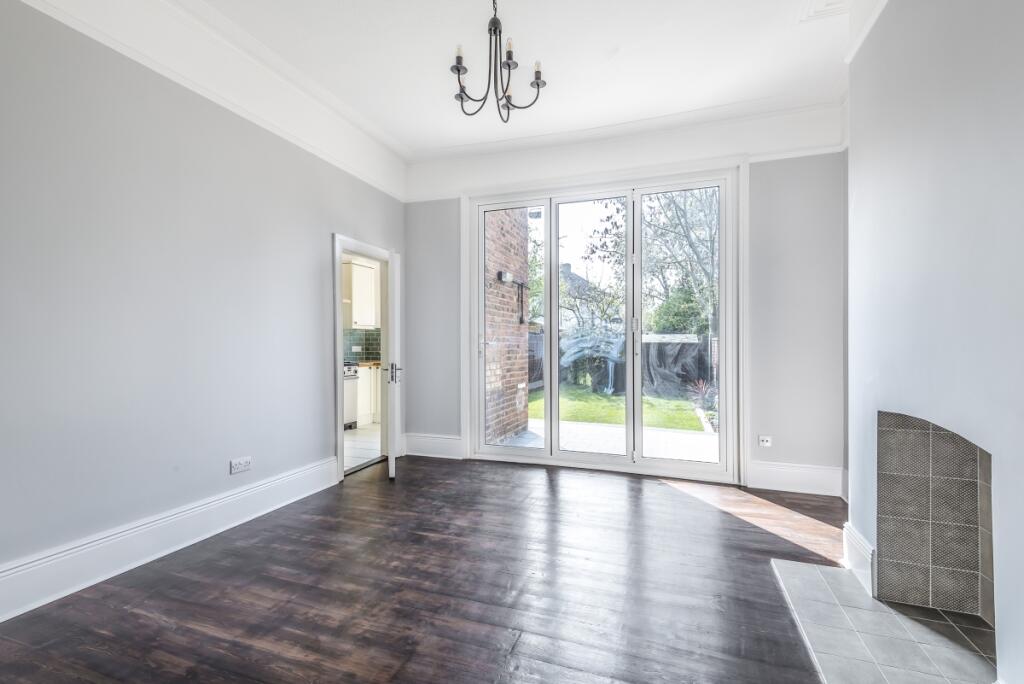 2 bed 1st Floor Flat for rent in Friern Barnet. From Kinleigh Folkard & Hayward - Sales - Finchley