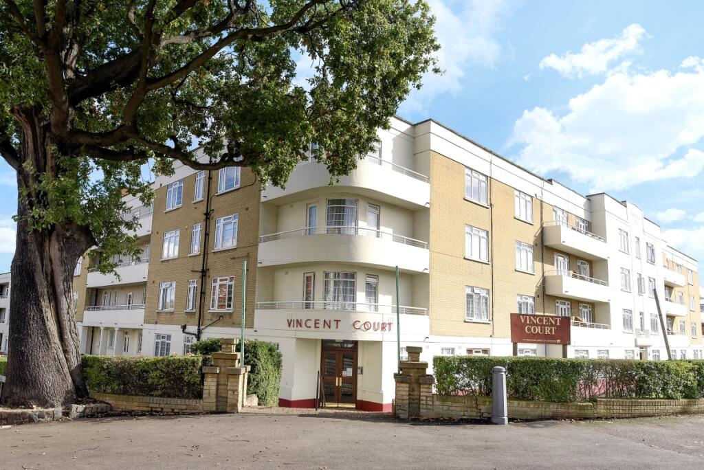 2 bed 1st Floor Flat for rent in Hendon. From Kinleigh Folkard & Hayward - Sales - Finchley