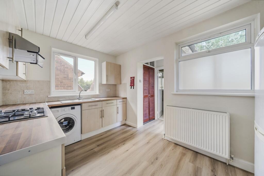2 bed 1st Floor Flat for rent in London. From Kinleigh Folkard & Hayward - Sales - Finchley