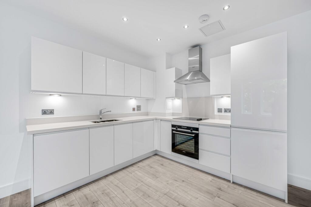 2 bed 1st Floor Flat for rent in Edmonton. From Kinleigh Folkard & Hayward - Sales - Finchley