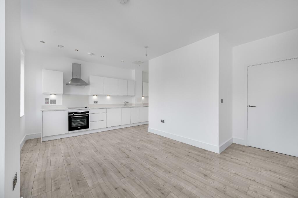 1 bed 1st Floor Flat for rent in Edmonton. From Kinleigh Folkard & Hayward - Sales - Finchley