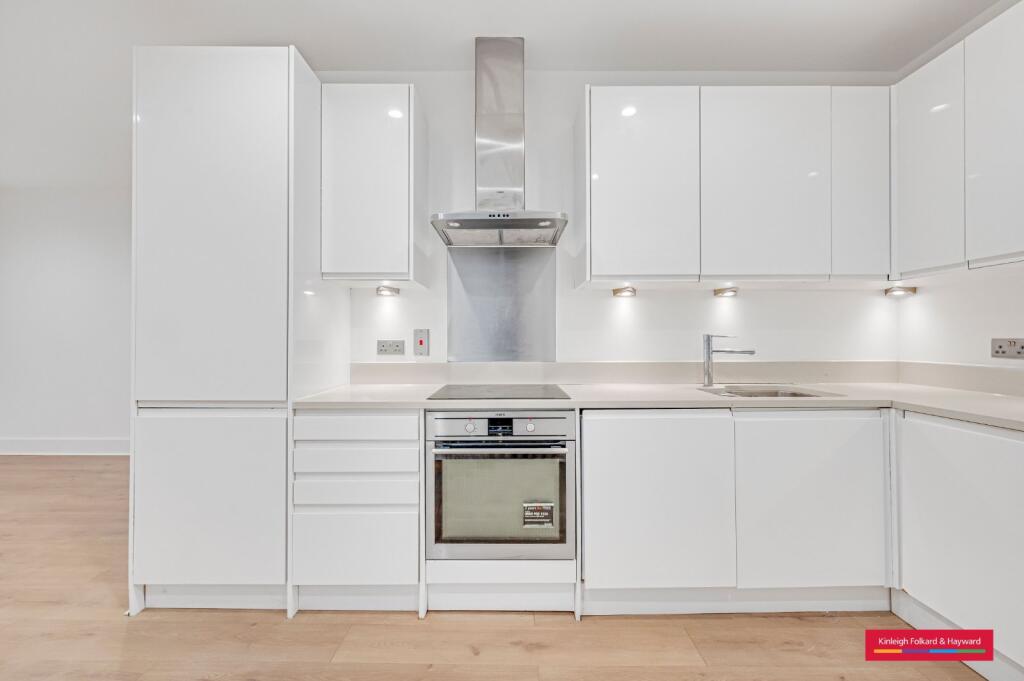 2 bed 1st Floor Flat for rent in Crews Hill. From Kinleigh Folkard & Hayward - Sales - Finchley 2 bed 1st Floor Flat for rent in Crews Hill. From Kinleigh Folkard & Hayward - Sales - Finchley