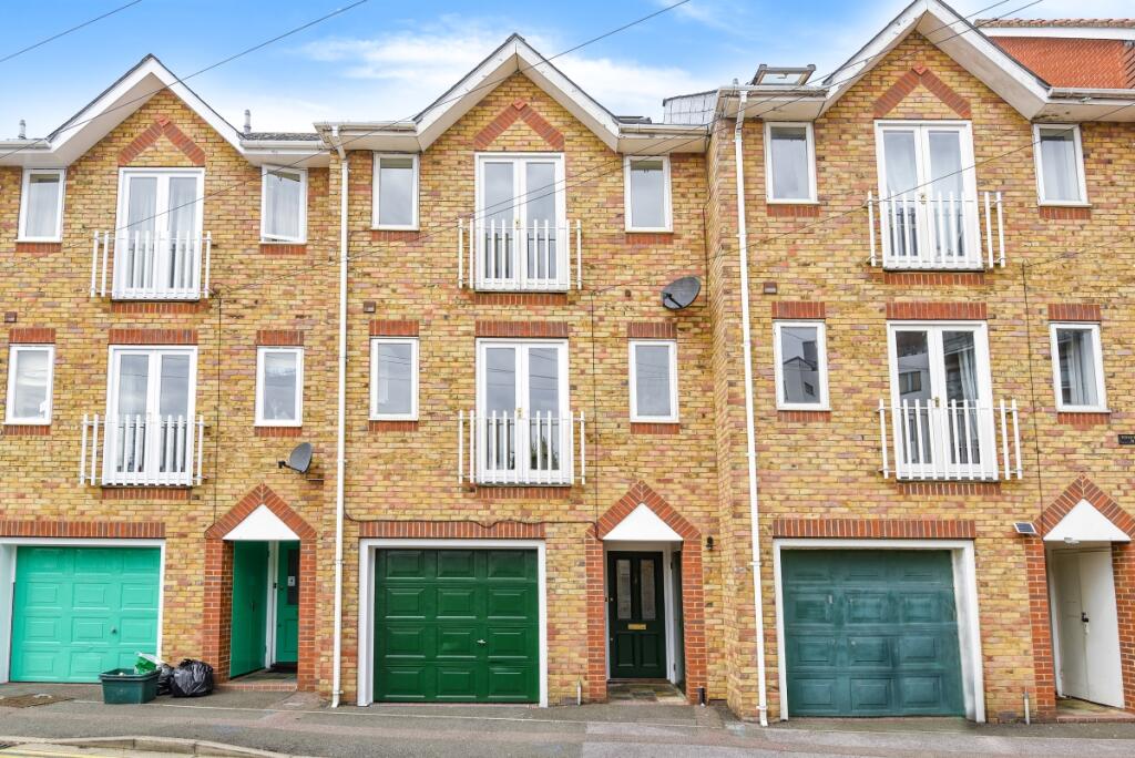 5 bed Flat for rent in Kingston upon Thames. From Kinleigh Folkard & Hayward - Kingston