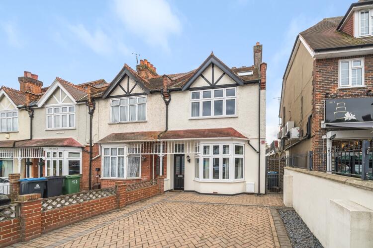 4 bed Detached House for rent in Putney. From Kinleigh Folkard & Hayward - Kingston